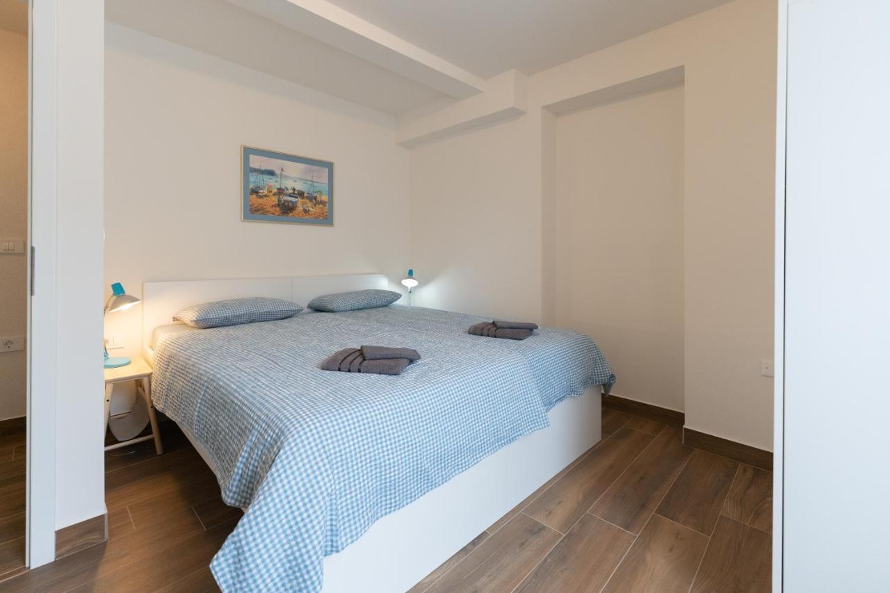 Tramontana And Maestral Apartment Izola Exterior photo