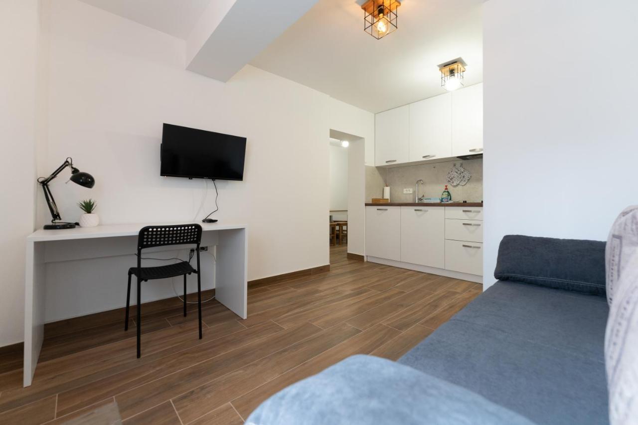 Tramontana And Maestral Apartment Izola Exterior photo